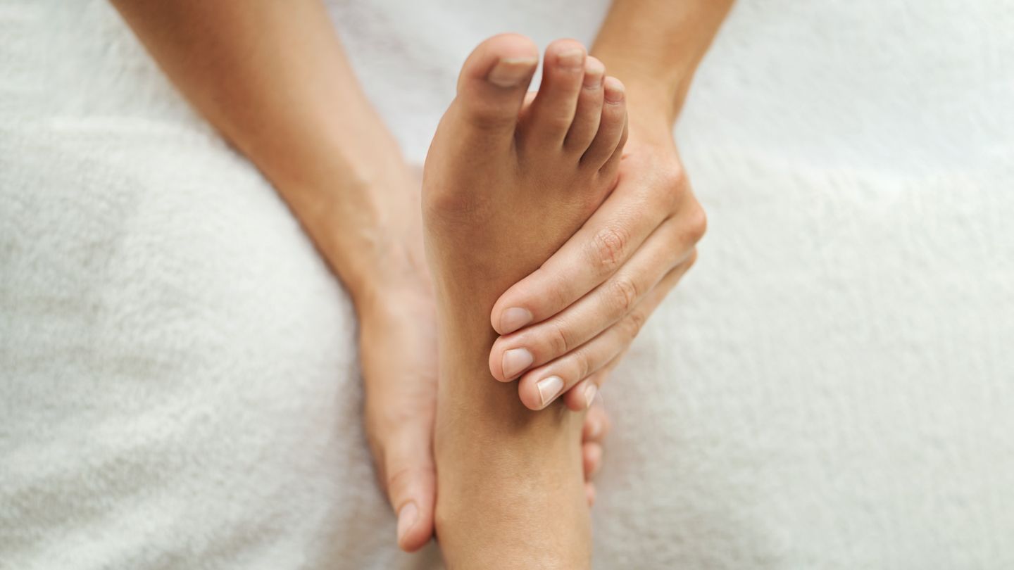 Le massage des pieds aide les problèmes de sommeil et autres symptômes de la ménopause