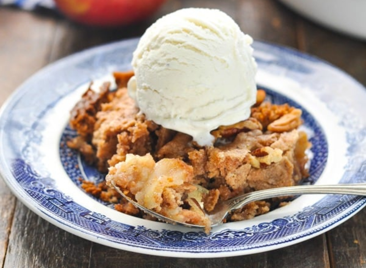 15 recettes de Dump Cake pour le parfait dessert paresseux