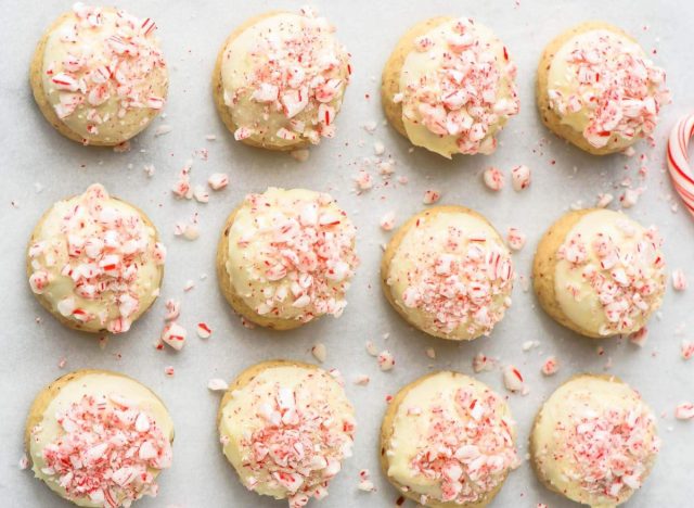 Biscuits boule de neige à la canne de bonbon