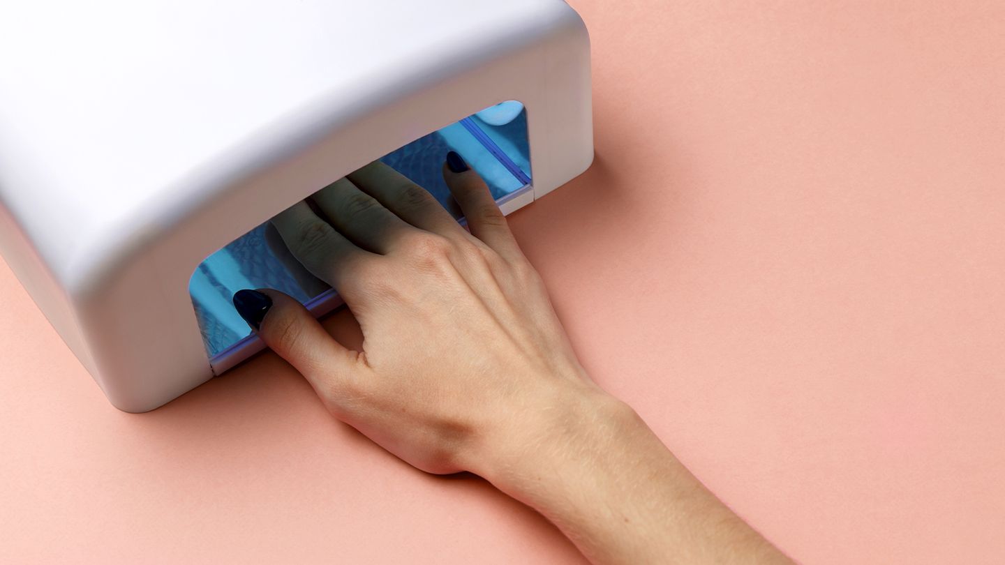 Les sèche-ongles UV pour les manucures en gel causent-ils le cancer de la peau ?