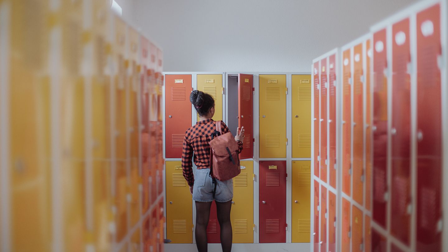 Le CDC signale un pic de tristesse chez les adolescentes - Comment les parents peuvent aider