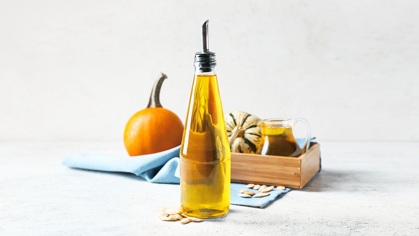 5 avantages potentiels pour la santé de l'huile de pépins de citrouille