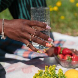 Pouvez-vous vous hydrater pour avoir une peau saine ?