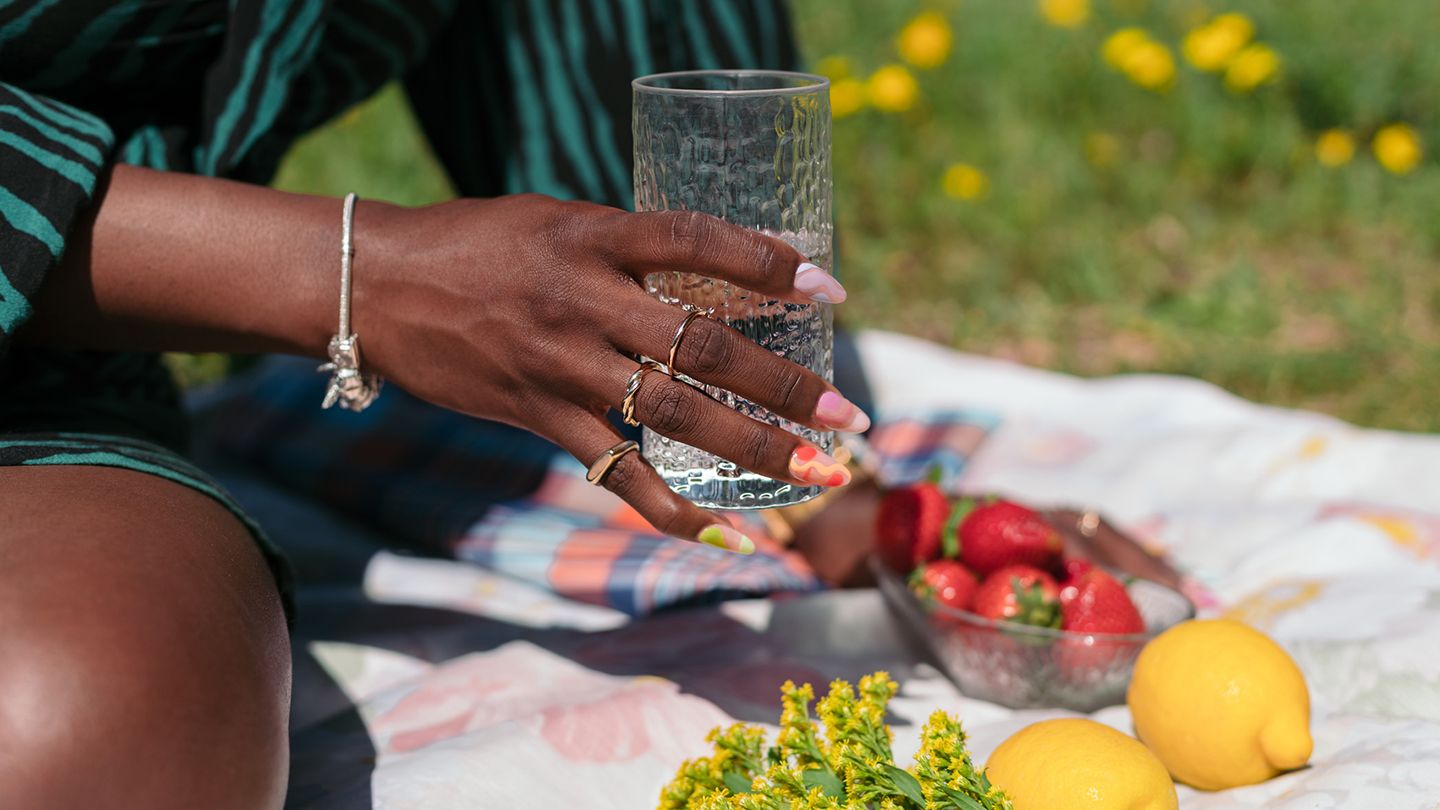 Pouvez-vous vous hydrater pour avoir une peau saine ?