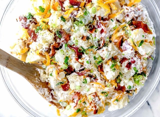salade de pommes de terre au four chargée