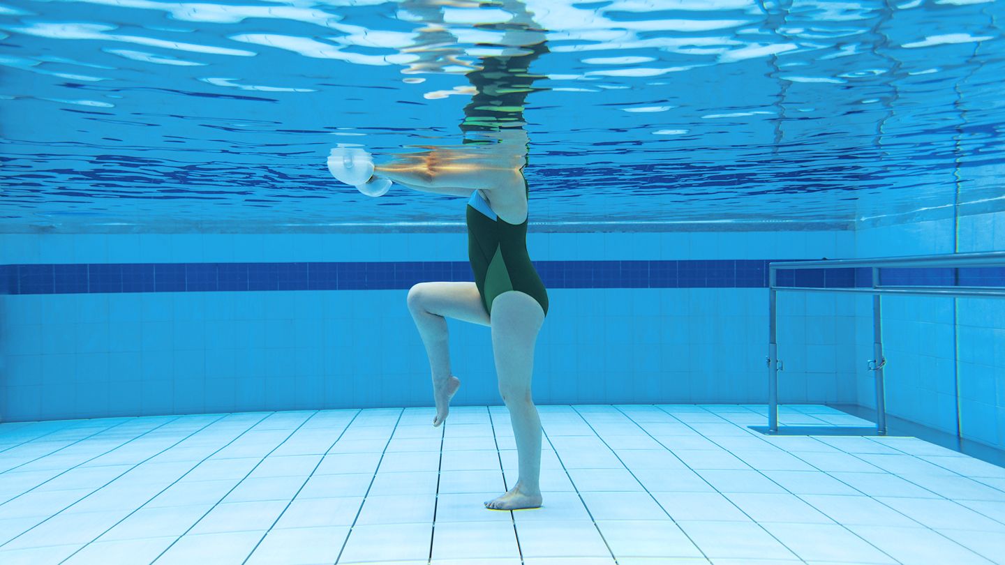 Un entraînement cardio de 30 minutes à faible impact en piscine
