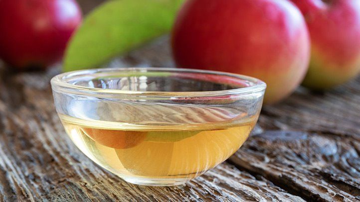 8 bienfaits vantés du vinaigre de cidre de pomme pour la santé (et ce que dit la recherche)