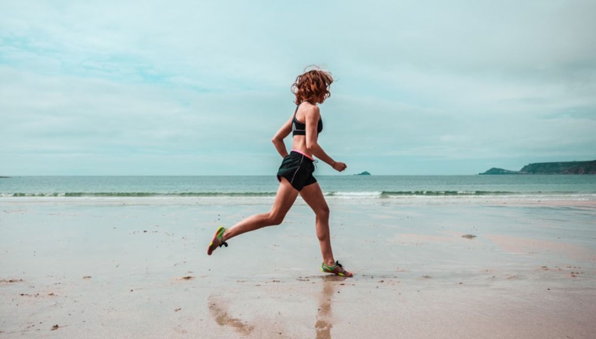 Mieux vaut courir ou marcher pour perdre du poids? Tous les conseils