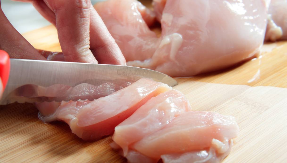 Manger du poulet augmente l'incidence des tumeurs? Parce que l'étude doit être interprétée avec prudence