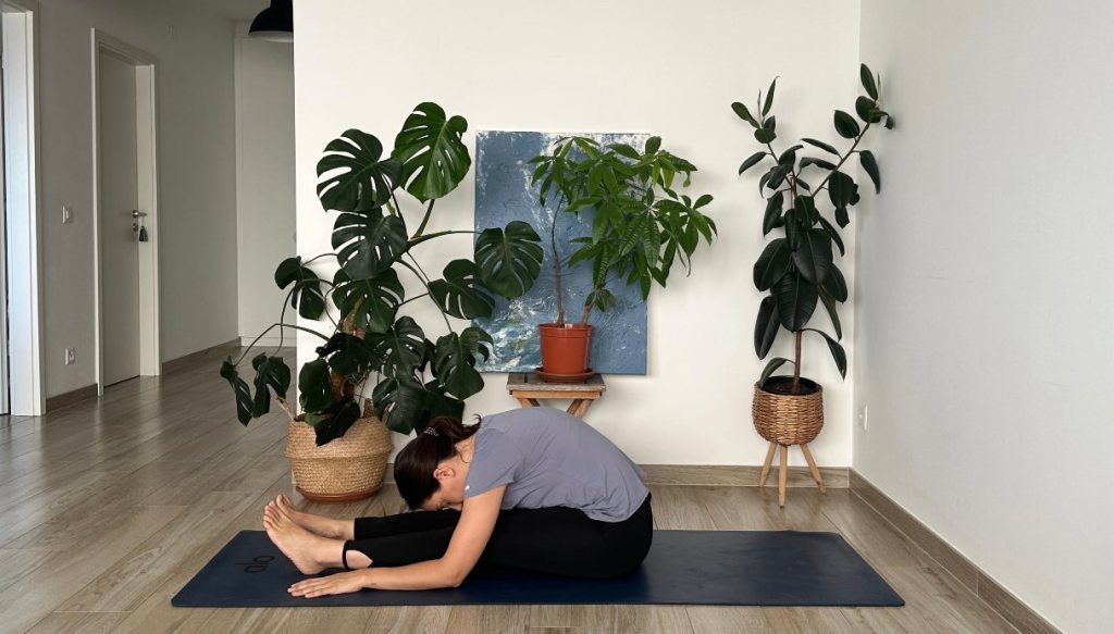 Position de yoga Caterpillar