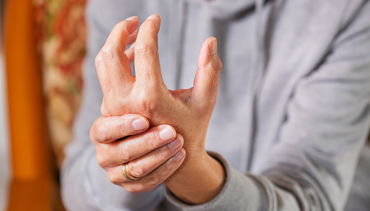 Polyarthrite rhumatoïde, lupus et plus encore: parce que fumer fait mal à la femme atteinte de maladies rhumatologiques
