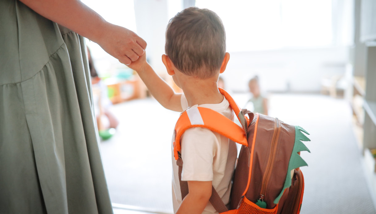 Comment grandit l'enfant : à quoi faut-il faire attention et comment se comporter