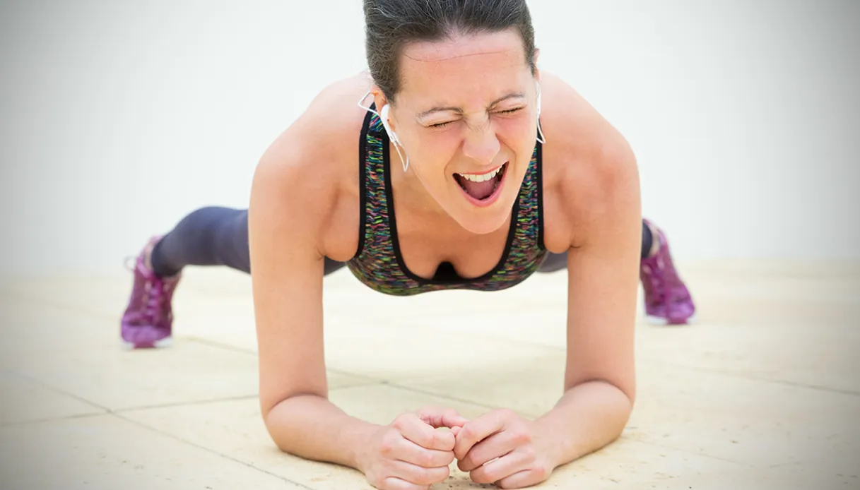 Est-ce que vous criez de colère et maudissez-vous lorsque vous luttez ? Cela pourrait vous aider : l'étude qui le prouve